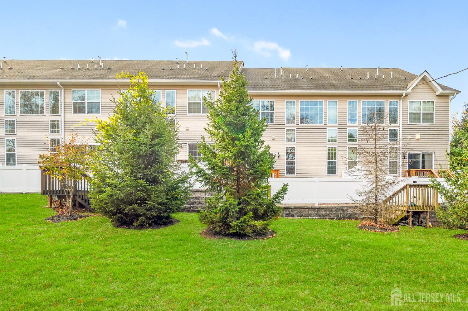 North Brunswick, New Jersey, 08902, United States, 3 Bedrooms Bedrooms, ,4 BathroomsBathrooms,Residential,For Sale,1987808