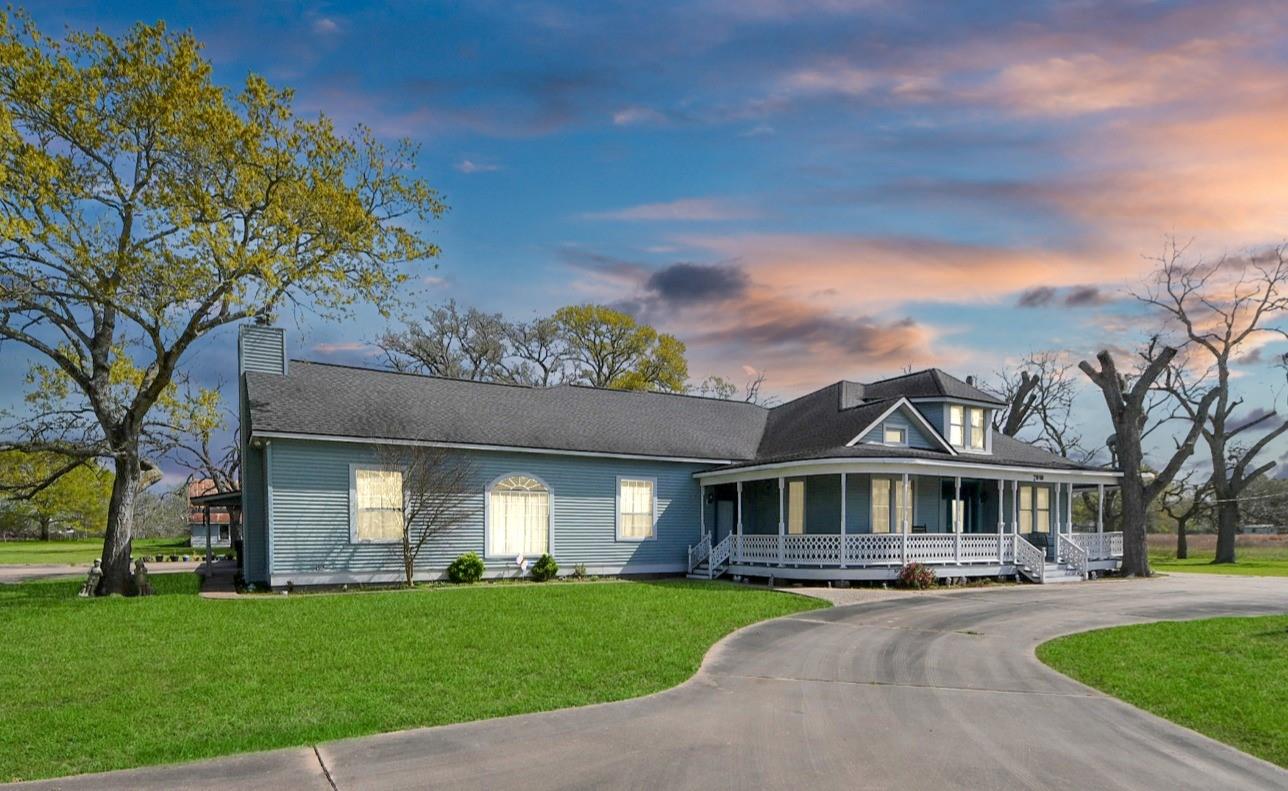 Wallis, Texas, 77485, United States, 3 Bedrooms Bedrooms, ,4 BathroomsBathrooms,Residential,For Sale,1928223