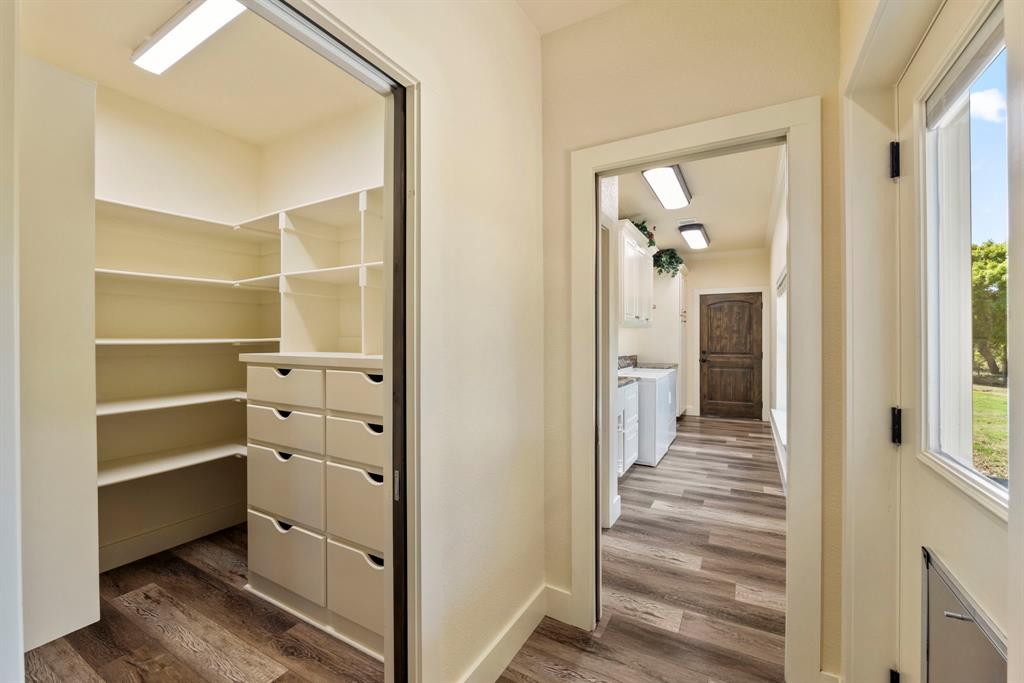 Weatherford, Texas, 76085, United States, 4 Bedrooms Bedrooms, ,4 BathroomsBathrooms,Residential,For Sale,1977773