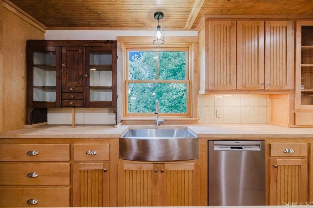 Benton, Arkansas, 72015, United States, 4 Bedrooms Bedrooms, ,3 BathroomsBathrooms,Residential,For Sale,1978701