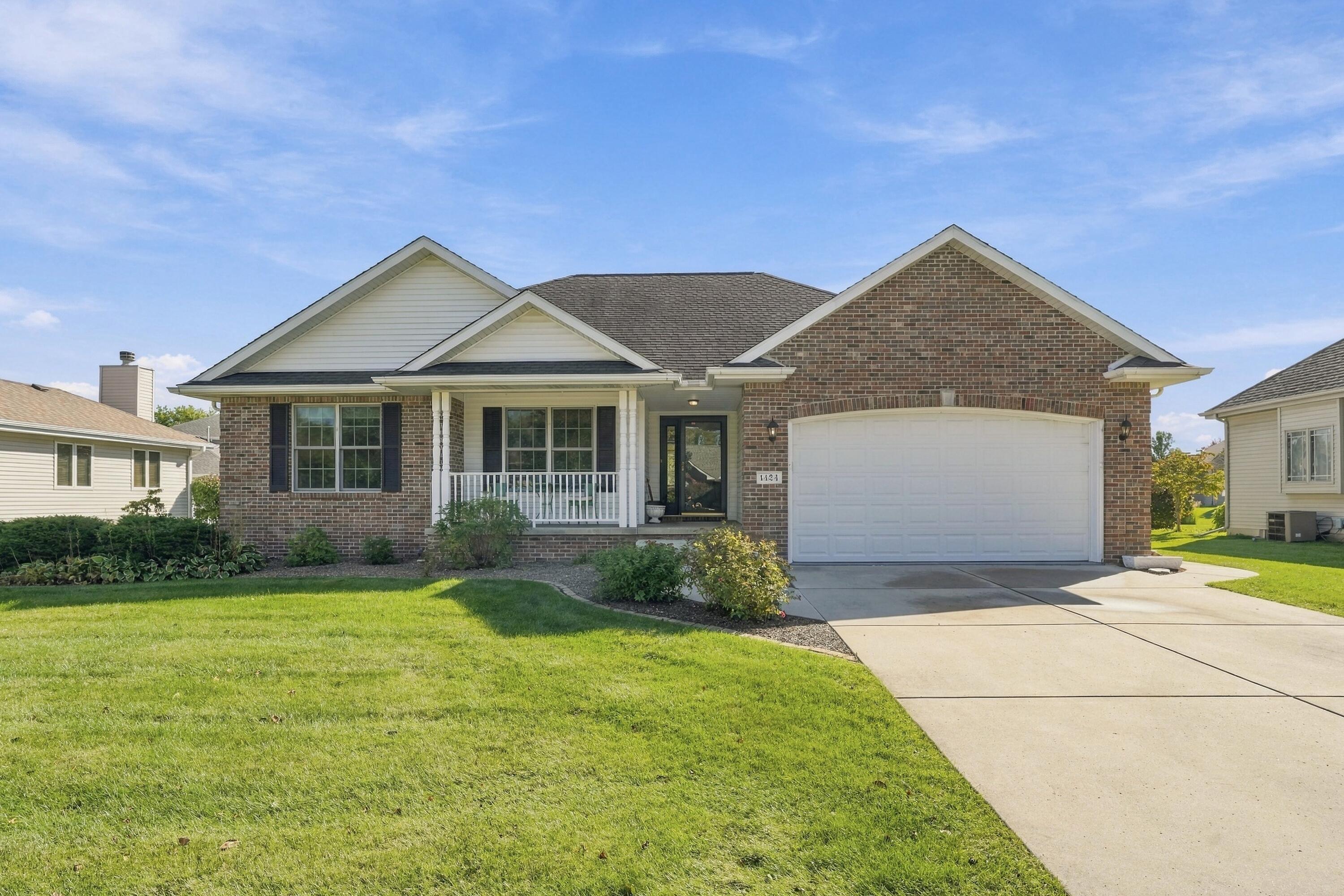 Edgewater Rd, Crown Point, IN 46307