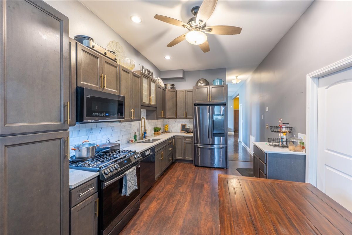 Chicago, Illinois, 60623, United States, 11 Bedrooms Bedrooms, ,Residential,For Sale,1984731