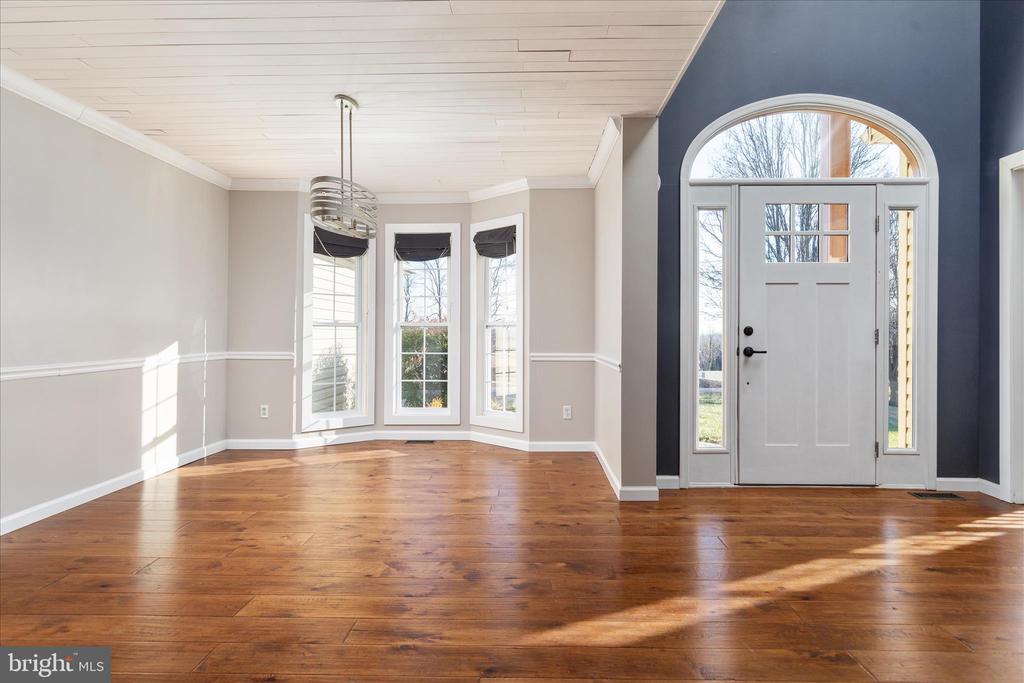 Winchester, Virginia, 22602, United States, 5 Bedrooms Bedrooms, ,5 BathroomsBathrooms,Residential,For Sale,2039774