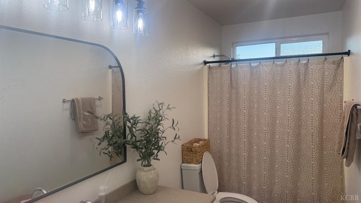 Hanford, California, 93230, United States, 6 Bedrooms Bedrooms, ,3 BathroomsBathrooms,Residential,For Sale,2029630