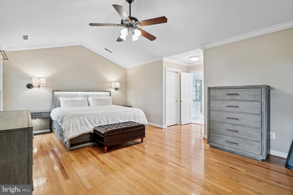 Leesburg, Virginia, 20176, United States, 4 Bedrooms Bedrooms, ,5 BathroomsBathrooms,Residential,For Sale,1900813