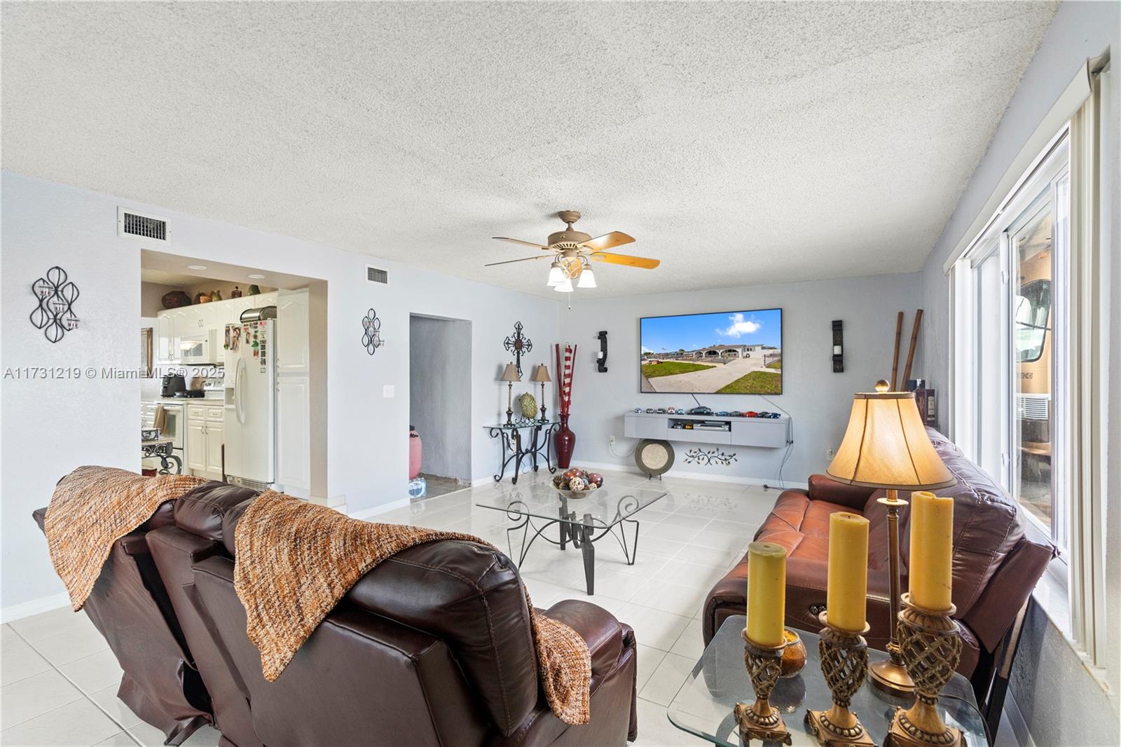 Hialeah, Florida, 33012, United States, 4 Bedrooms Bedrooms, ,4 BathroomsBathrooms,Residential,For Sale,1840227
