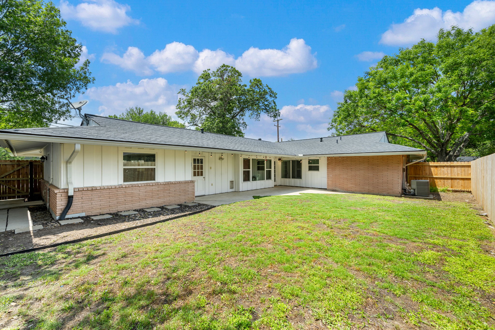  Refined Mid-Century Modern with Casita in Alamo Heights ISD - 物件實景