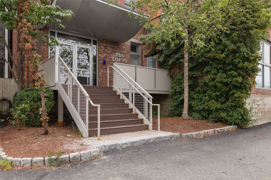 Providence, Rhode Island, 02903, United States, 1 Bedroom Bedrooms, ,2 BathroomsBathrooms,Residential,For Sale,1917986