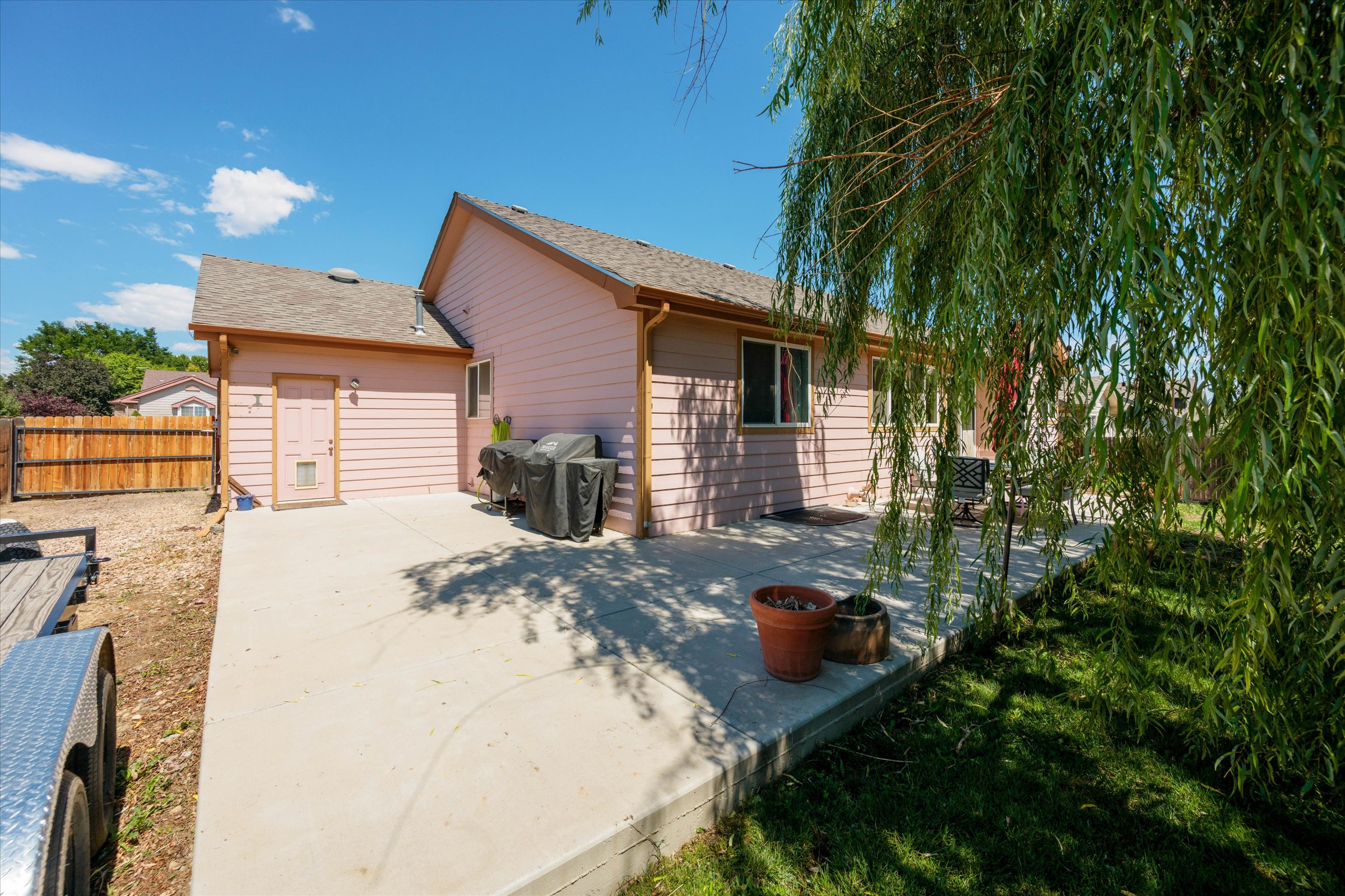  Main-Level Living Meets Unbeatable Storage and Outdoor Space - 物件實景