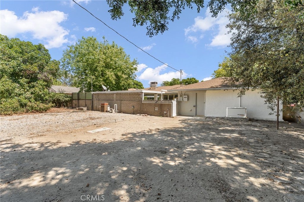 San Bernardino, California, 92405, United States, 3 Bedrooms Bedrooms, ,2 BathroomsBathrooms,Residential,For Sale,1931441