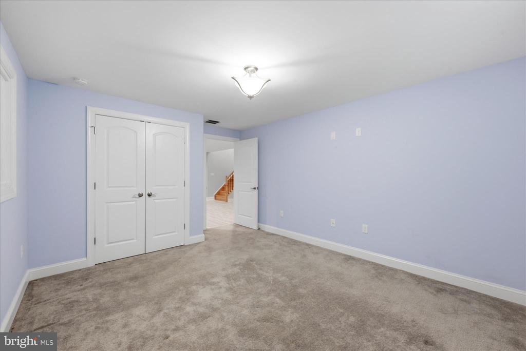 Winchester, Virginia, 22602, United States, 6 Bedrooms Bedrooms, ,5 BathroomsBathrooms,Residential,For Sale,2032756