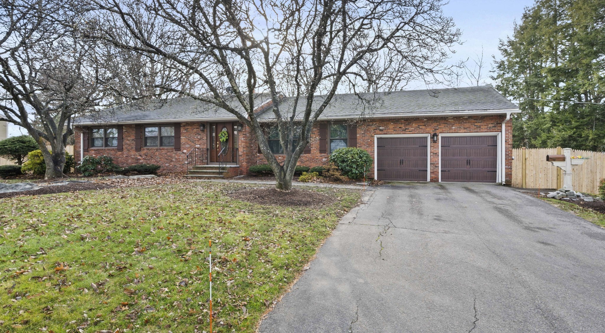 Braintree, Massachusetts, 02184, United States, 3 Bedrooms Bedrooms, ,2 BathroomsBathrooms,Residential,For Sale,2005406