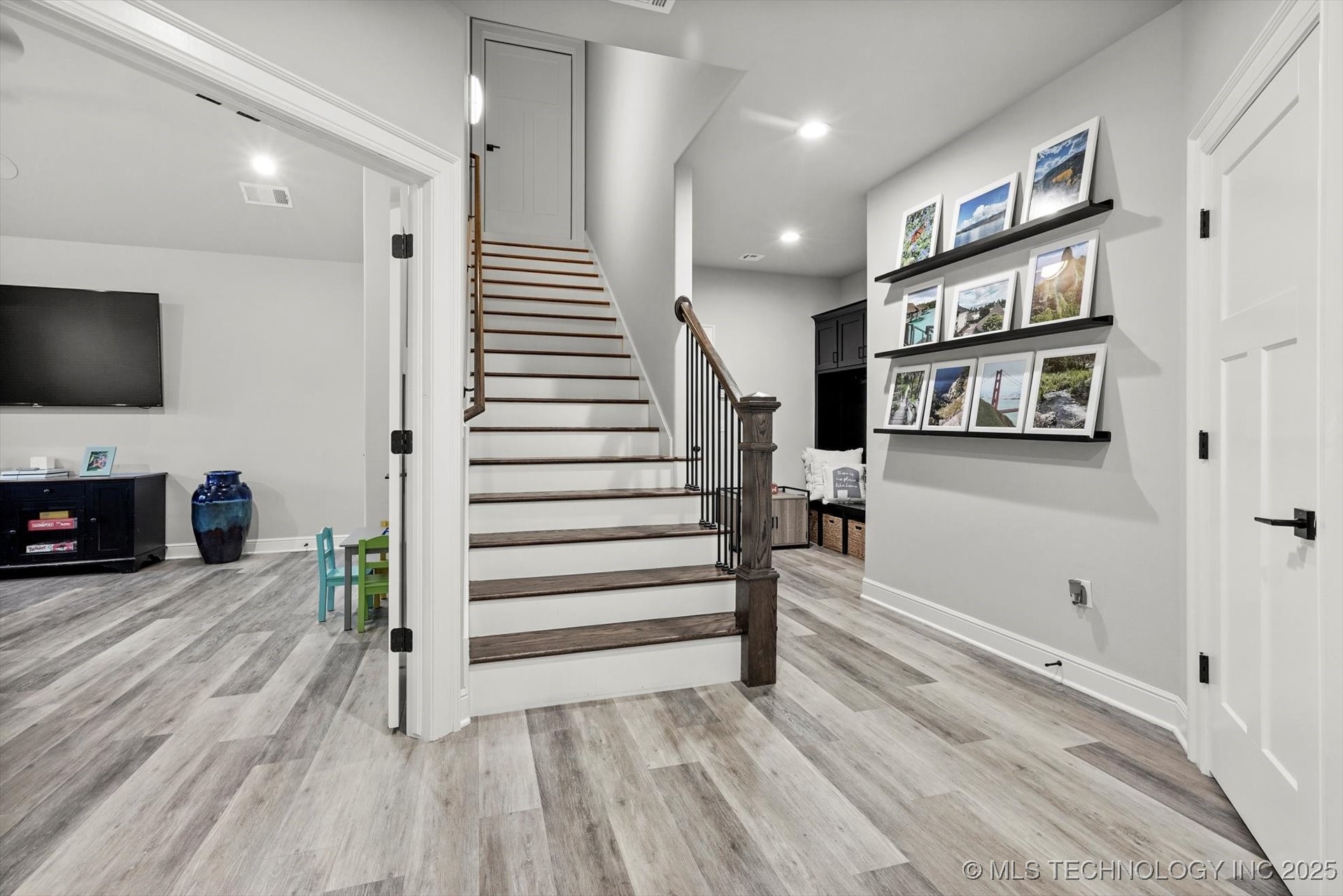 Owasso, Oklahoma, 74055, United States, 3 Bedrooms Bedrooms, ,4 BathroomsBathrooms,Residential,For Sale,1986225