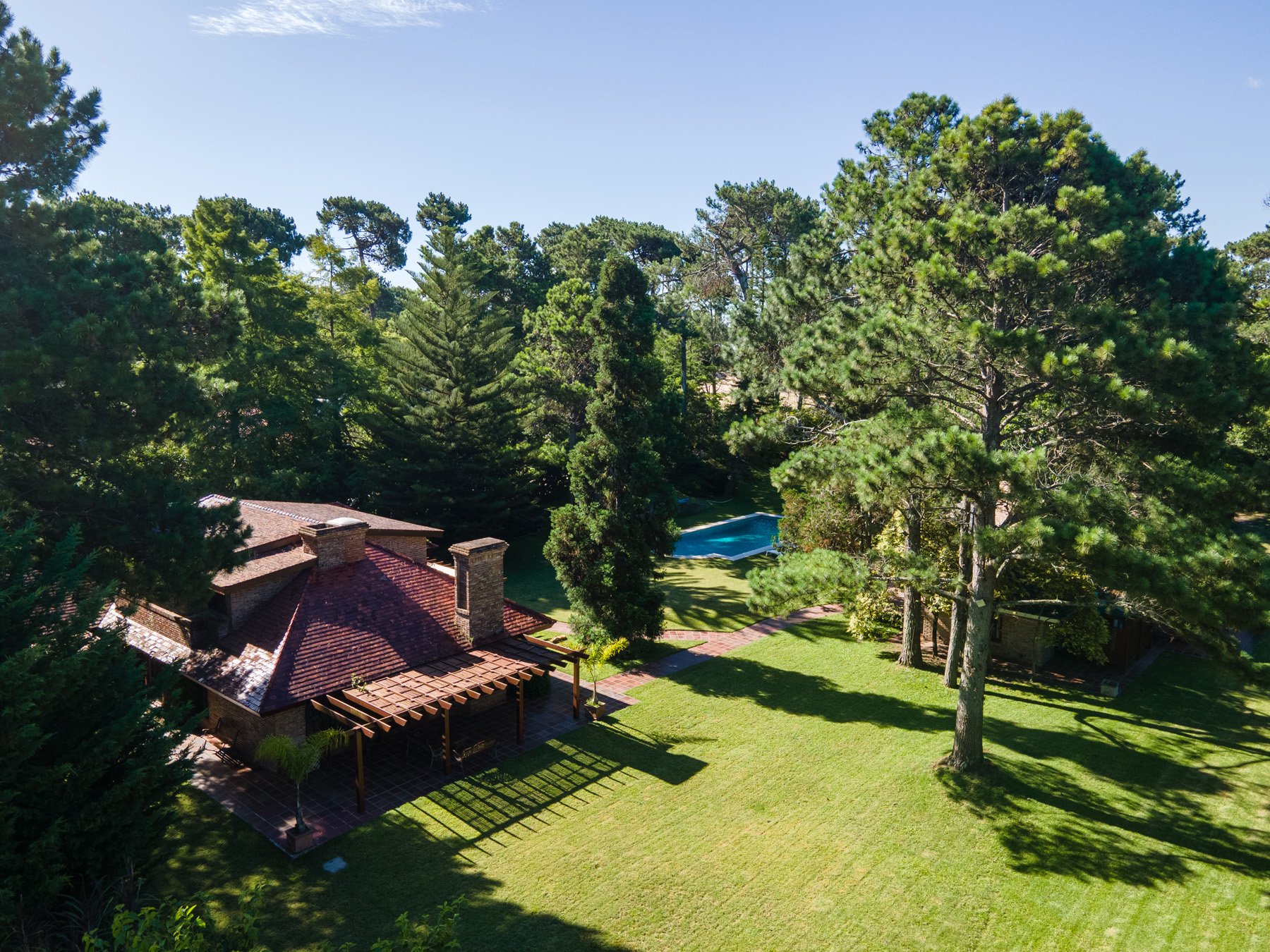  Prominent property in a residential neighborhood - 物件實景