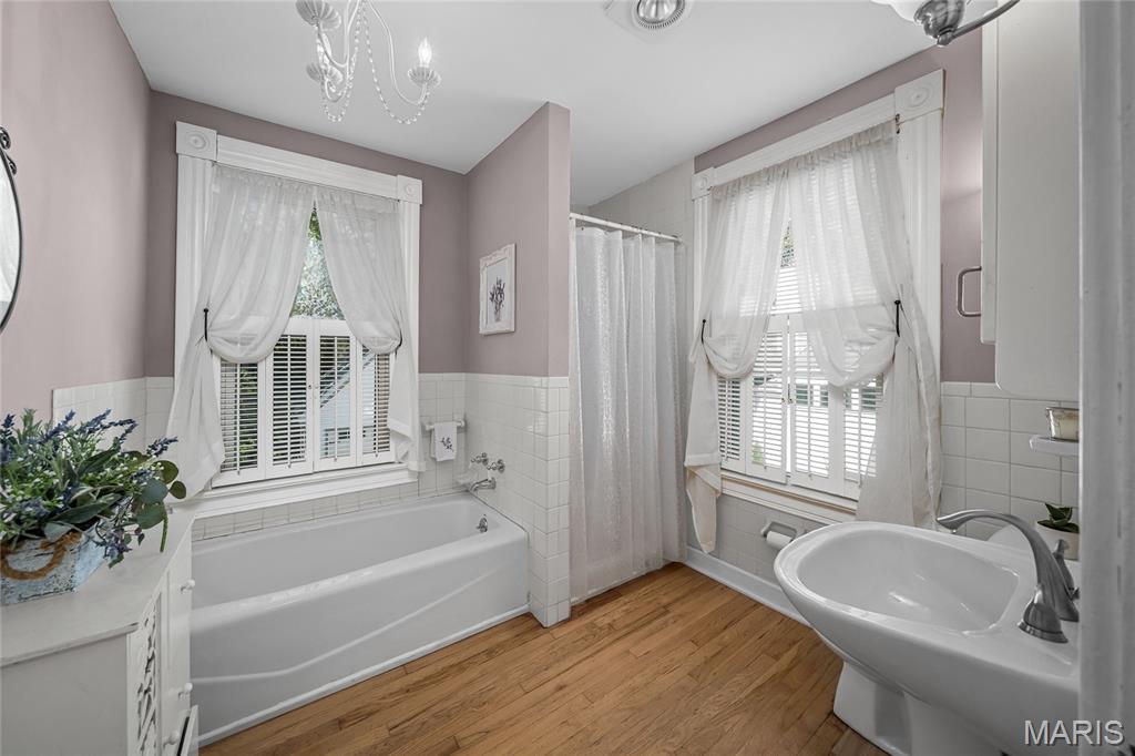 Kirkwood, Missouri, 63122, United States, 4 Bedrooms Bedrooms, ,4 BathroomsBathrooms,Residential,For Sale,1986224