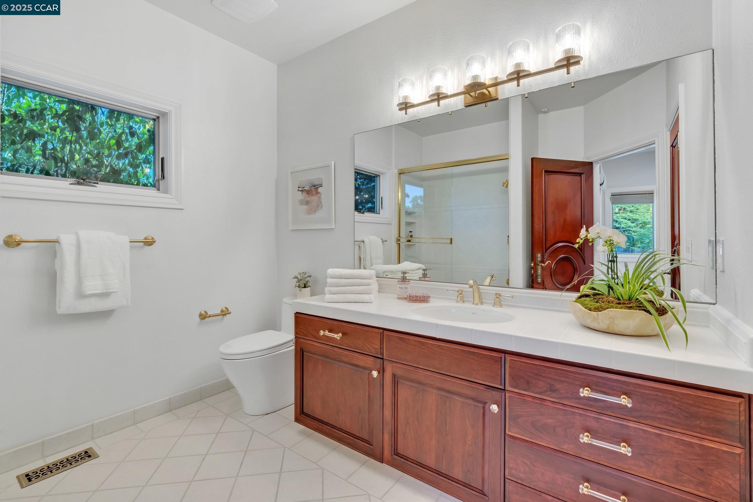 Danville, California, 94506, United States, 5 Bedrooms Bedrooms, ,6 BathroomsBathrooms,Residential,For Sale,1948518