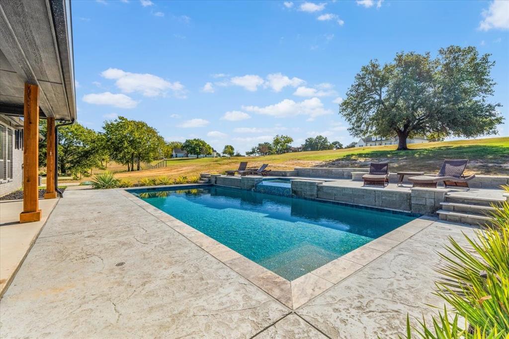 Weatherford, Texas, 76088, United States, 4 Bedrooms Bedrooms, ,4 BathroomsBathrooms,Residential,For Sale,1975341