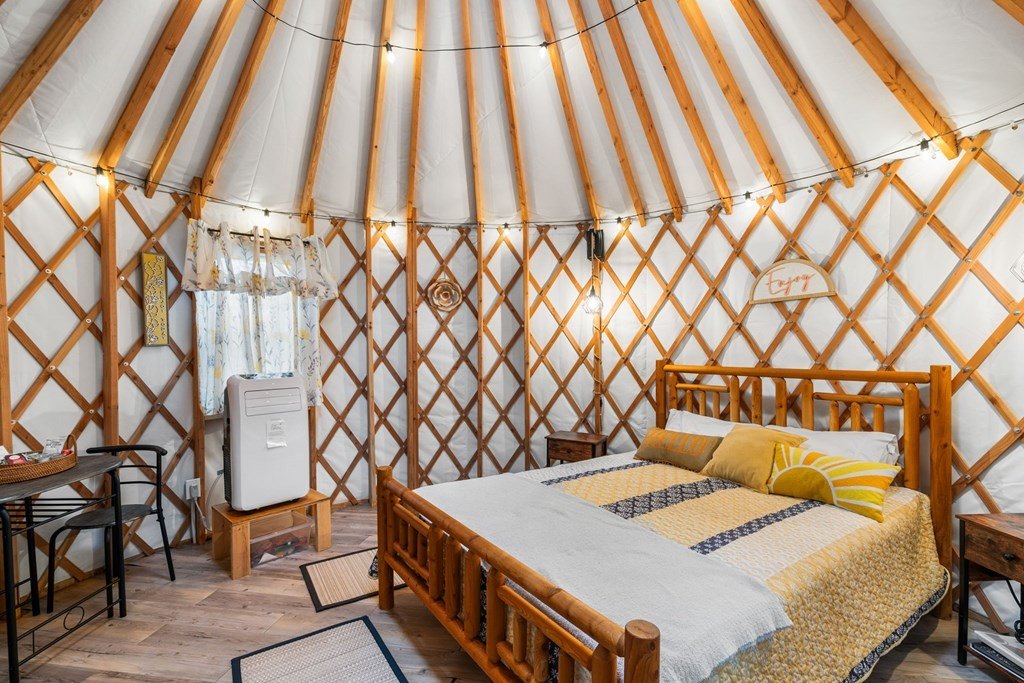 Brasstown, North Carolina, 28902, United States, 3 Bedrooms Bedrooms, ,3 BathroomsBathrooms,Residential,For Sale,1986118