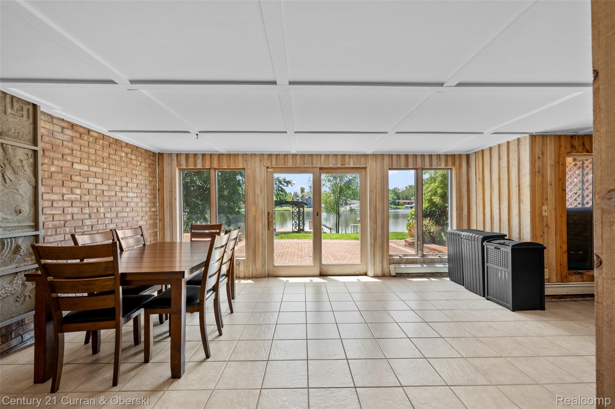 Walled Lake, Michigan, 48390, United States, 3 Bedrooms Bedrooms, ,3 BathroomsBathrooms,Residential,For Sale,1981243