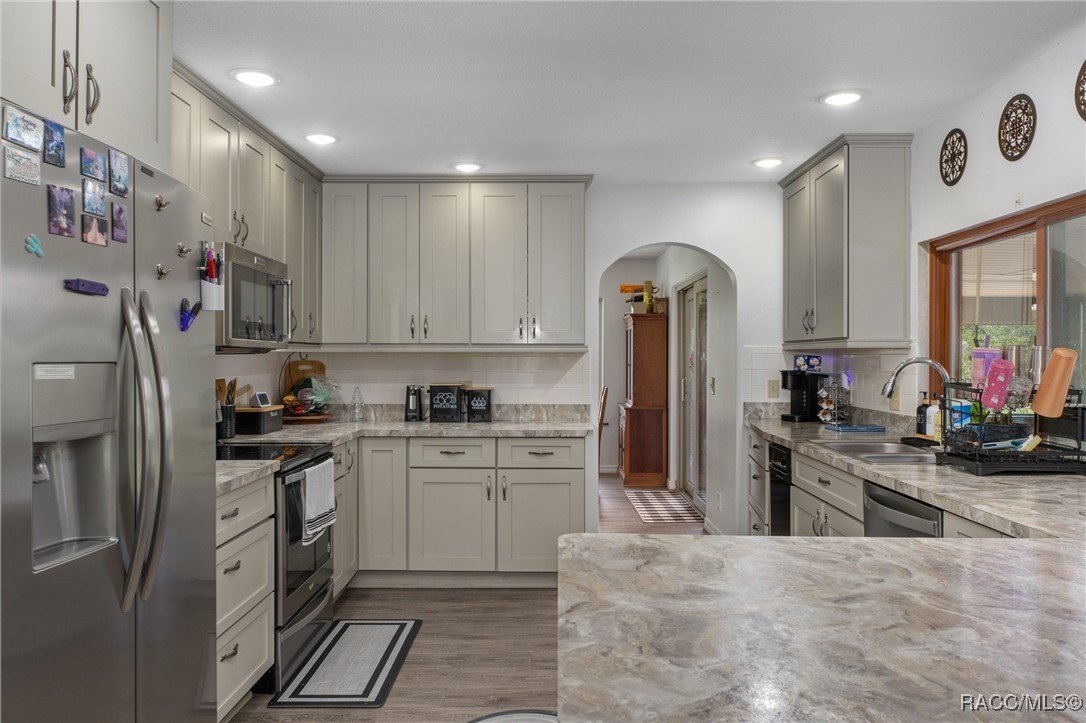 Inverness, Florida, 34453, United States, 6 Bedrooms Bedrooms, ,4 BathroomsBathrooms,Residential,For Sale,1975798