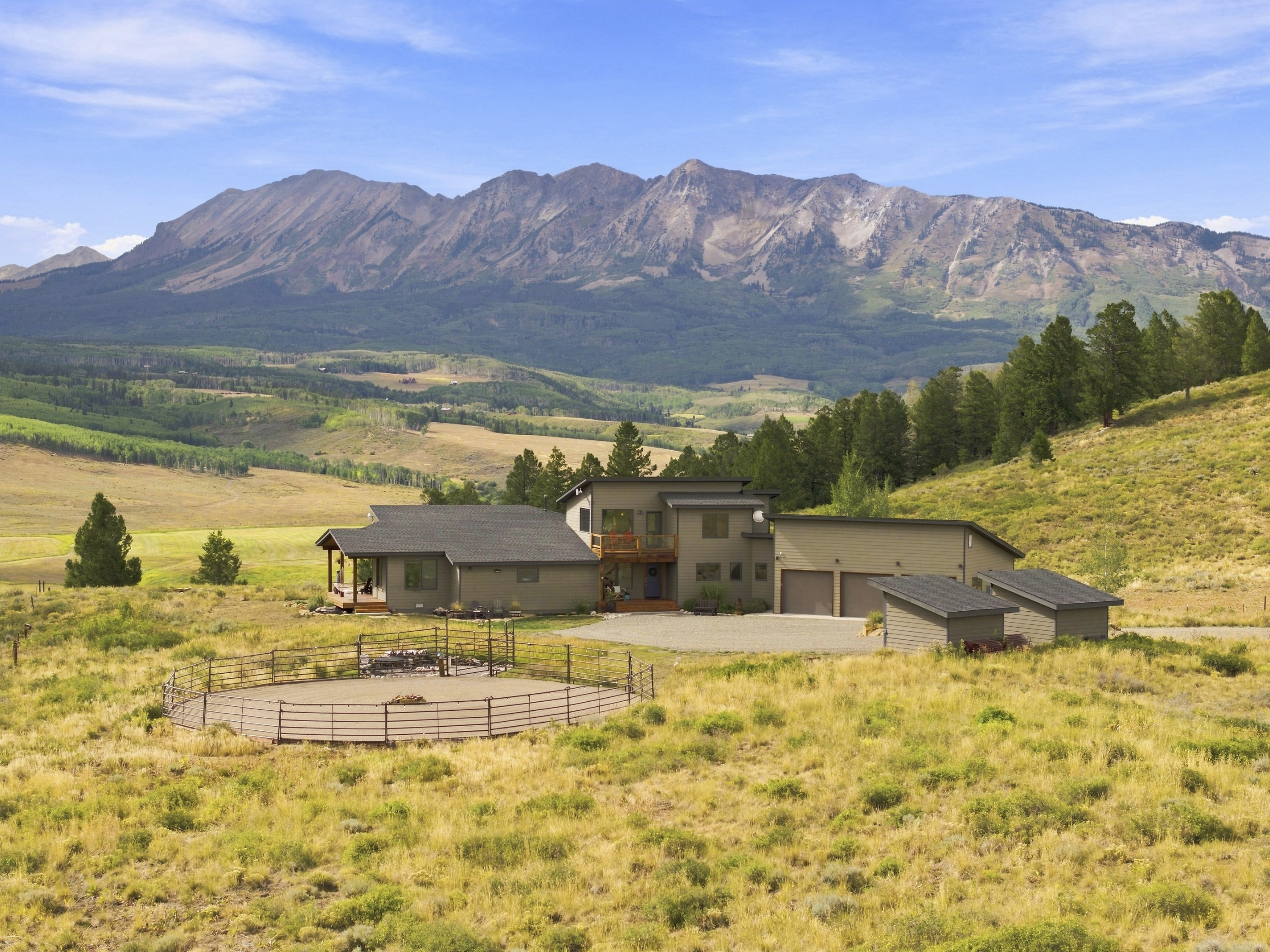  A True Colorado Legacy Property on 35 Acres - 物件實景