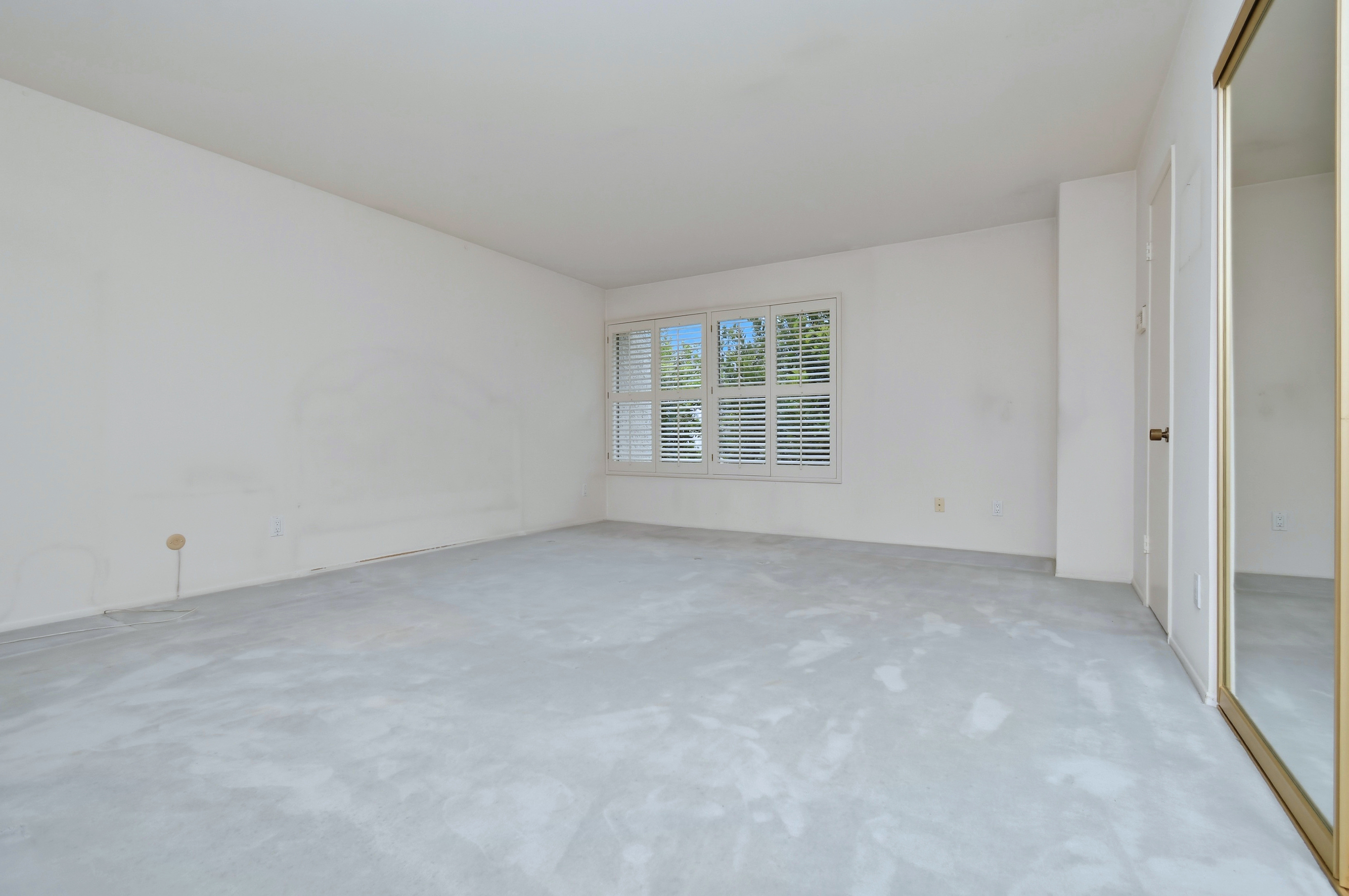  11738 Moorpark Street Unit E - 物件實景