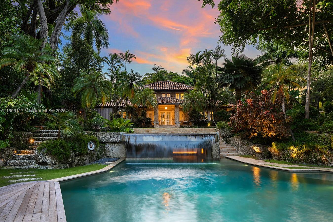 Miami, Florida, 33133, United States, 13 Bedrooms Bedrooms, ,18 BathroomsBathrooms,Residential,For Sale,1989288