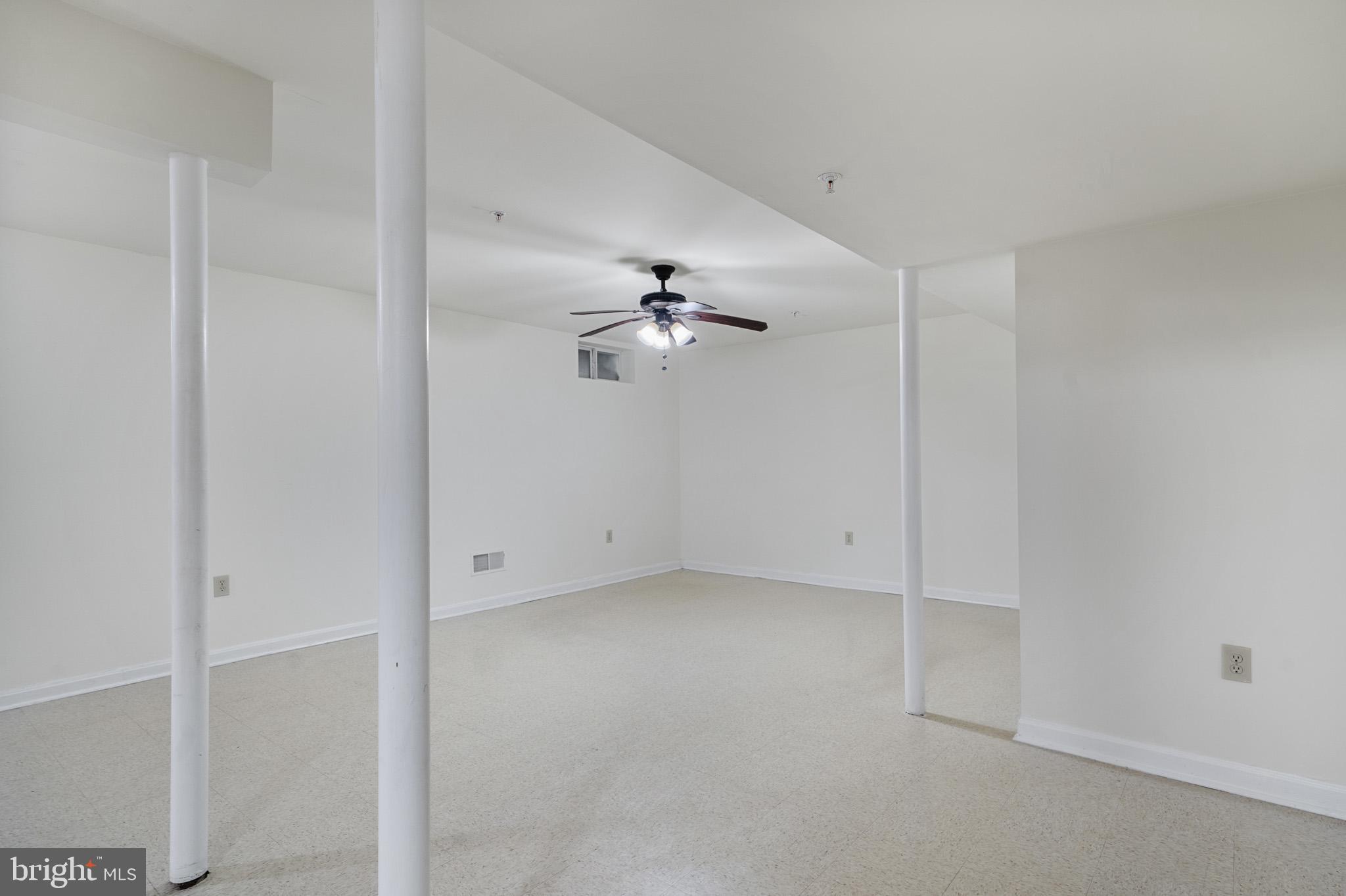 Clinton, Maryland, 20735, United States, 5 Bedrooms Bedrooms, ,4 BathroomsBathrooms,Residential,For Sale,2005620