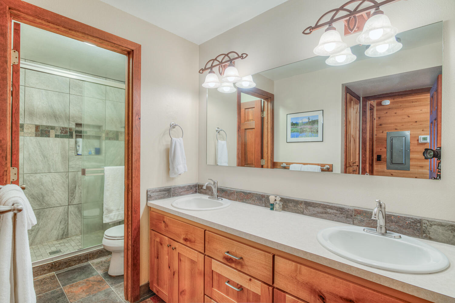 Sunriver, Oregon, 97707, United States, 3 Bedrooms Bedrooms, ,2 BathroomsBathrooms,Residential,For Sale,1978844