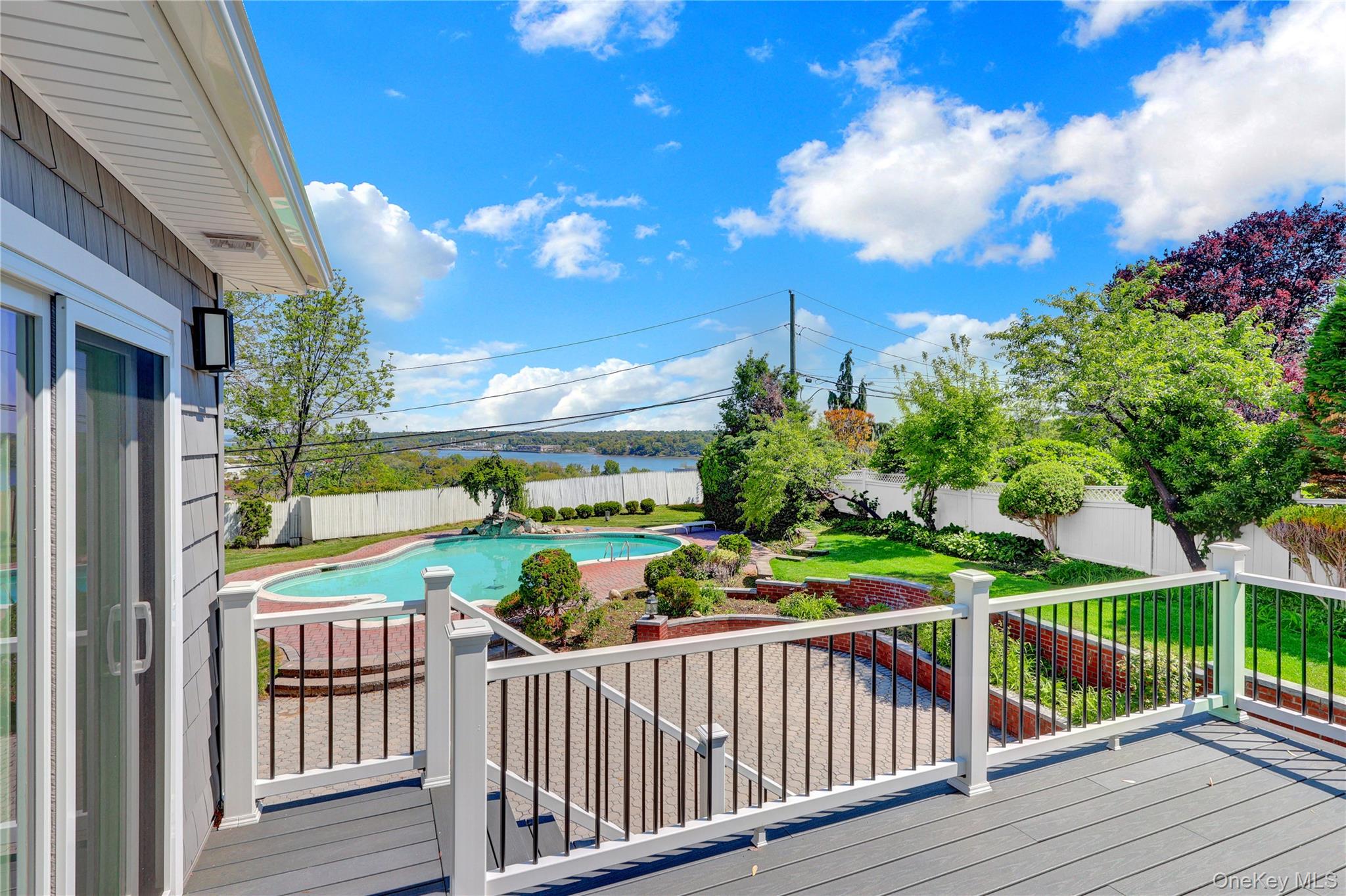  52 Woodland Road, Roslyn, NY 11576 - 物件實景