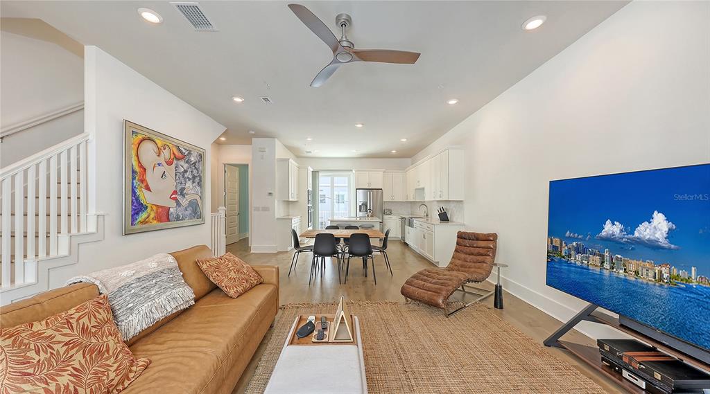 Sarasota, Florida, 34236, United States, 3 Bedrooms Bedrooms, ,4 BathroomsBathrooms,Residential,For Sale,1986560