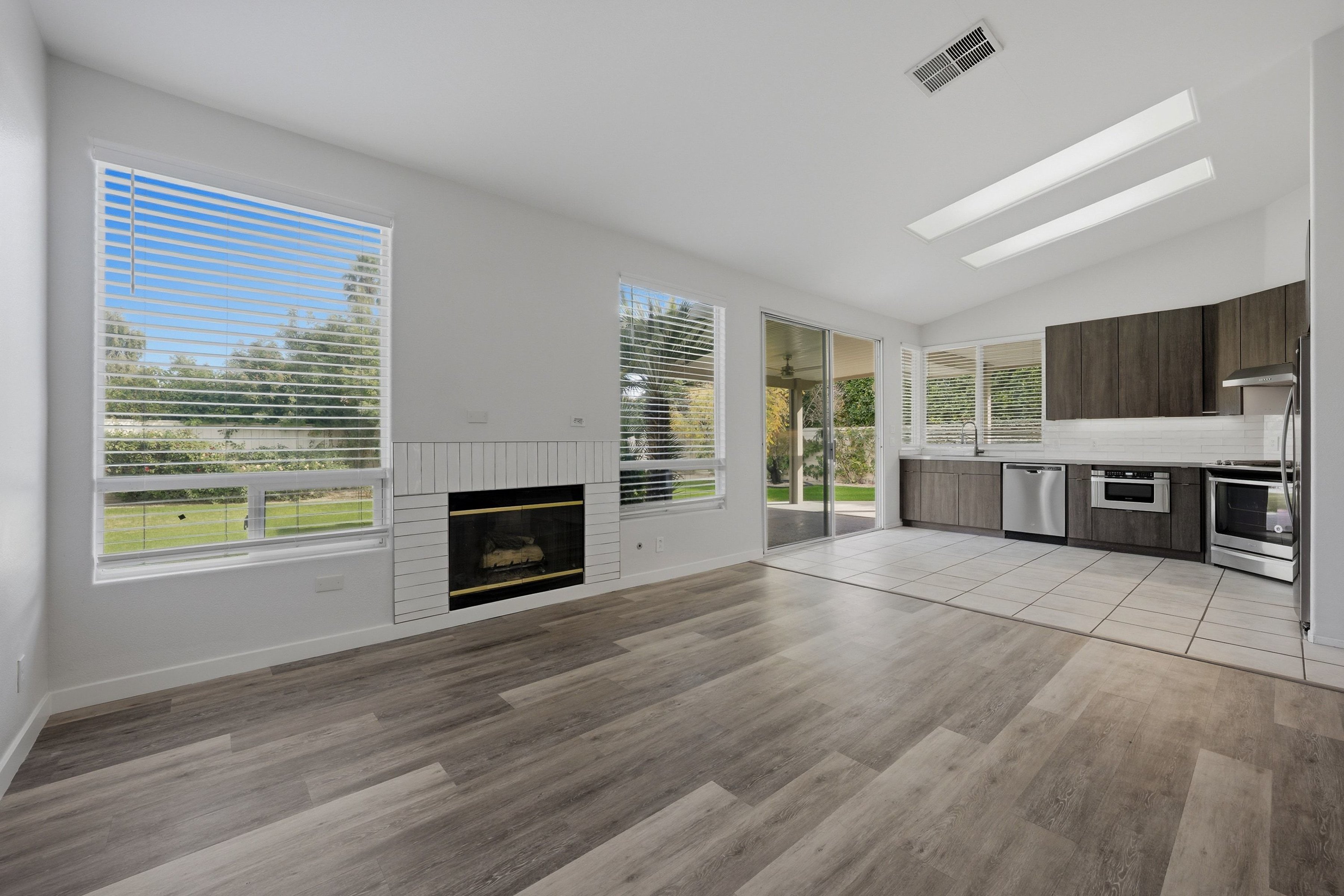  Coveted Merano Landscaped Oasis - 物件實景