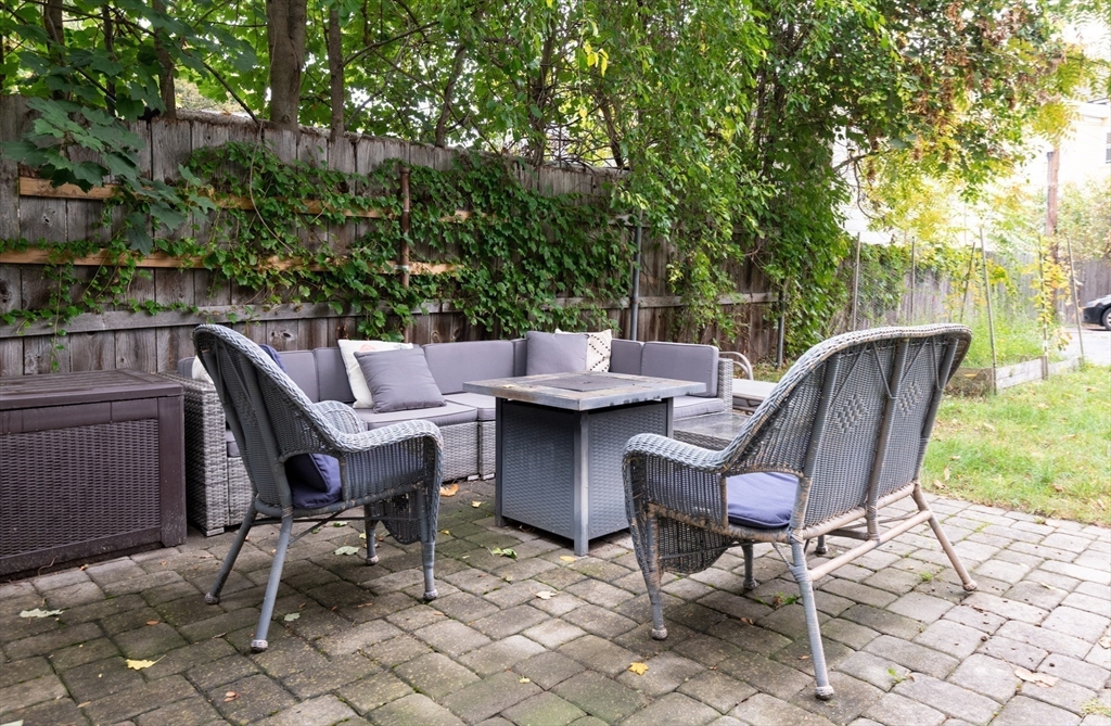 Salem, Massachusetts, 01970, United States, 3 Bedrooms Bedrooms, ,2 BathroomsBathrooms,Residential,For Sale,1990953