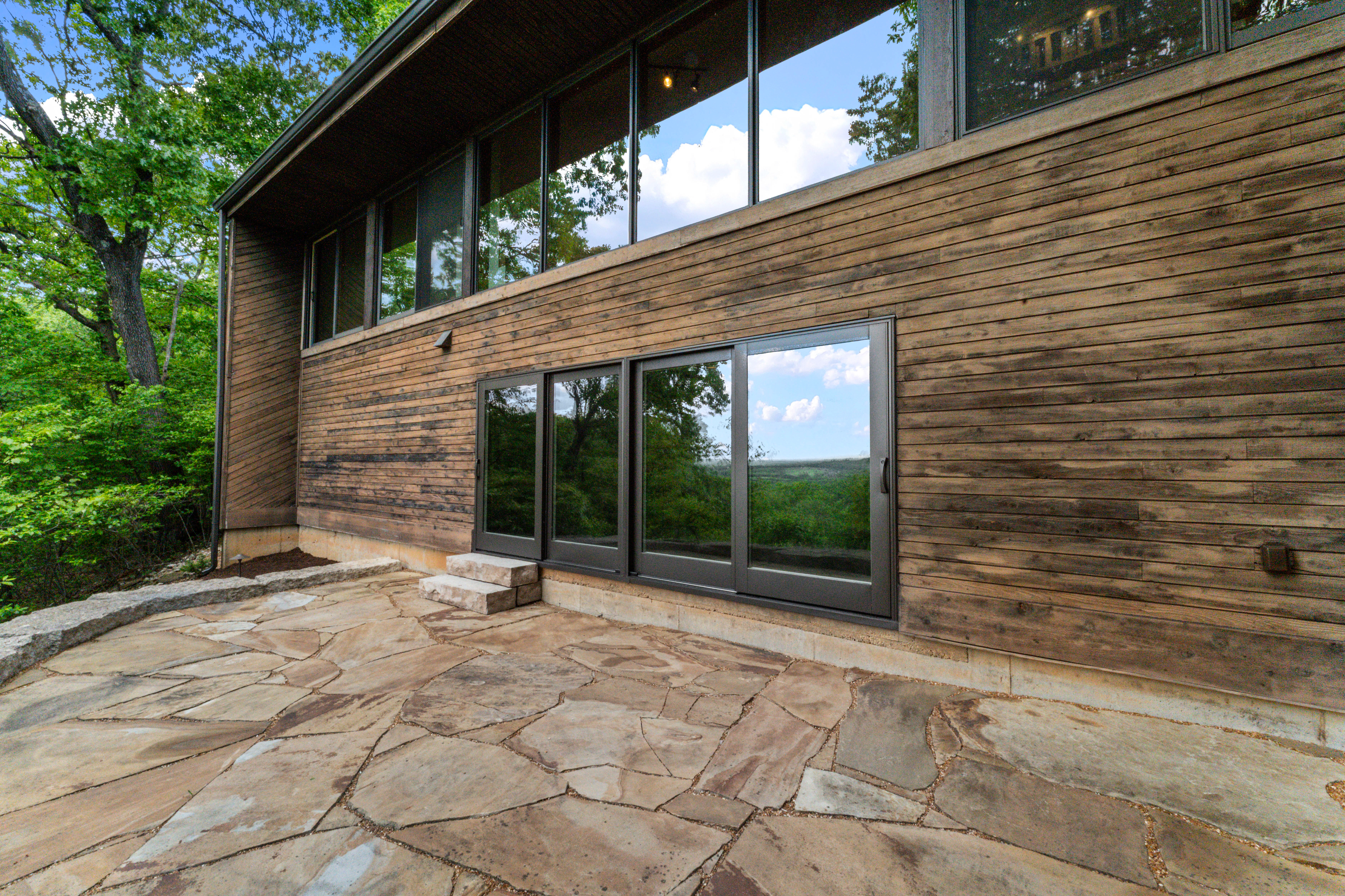  Striking Custom Home Set on 3.49 Private Acres in Wildwood - 物件實景