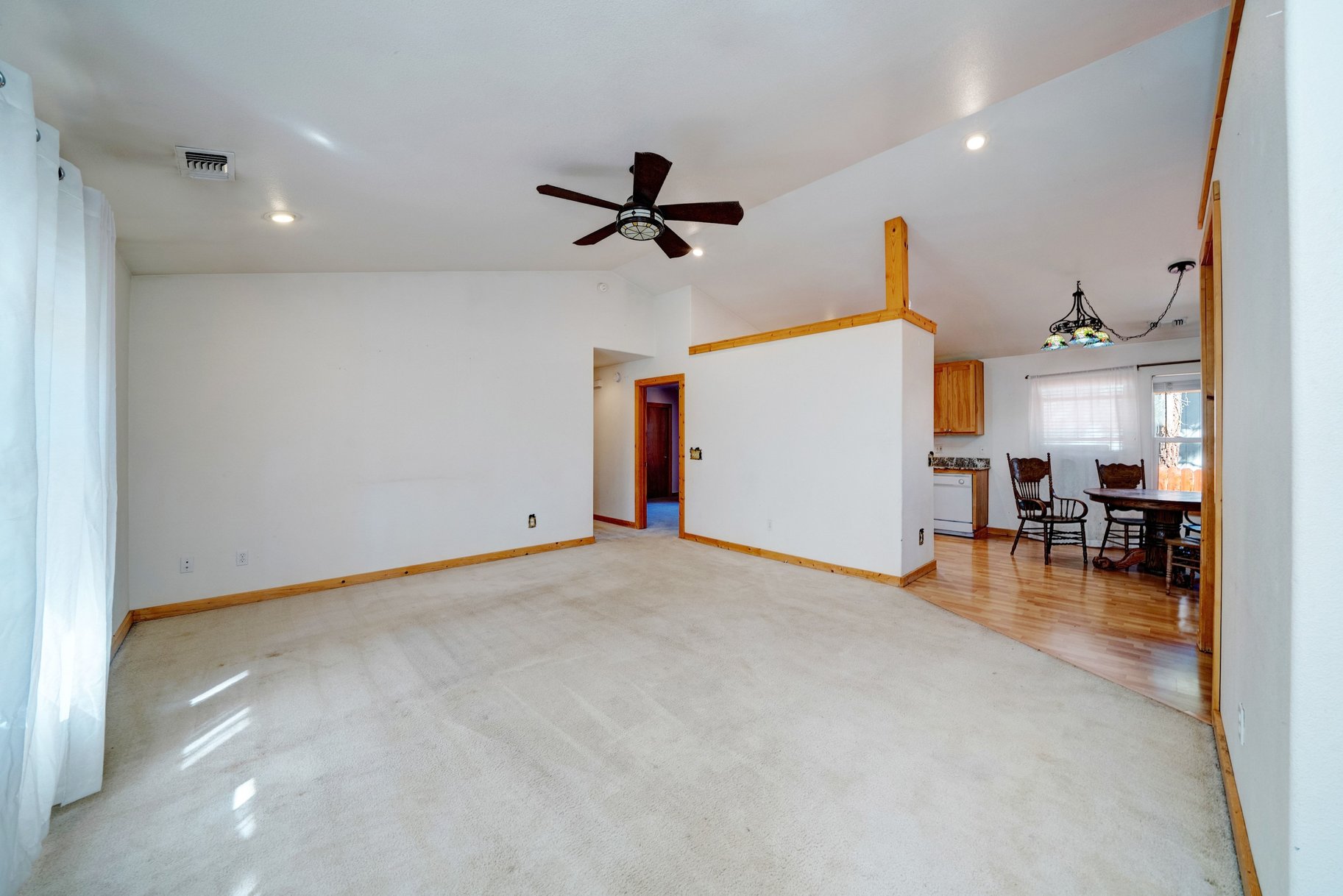  Affordable Home in the Heart of Portola, CA - 物件實景