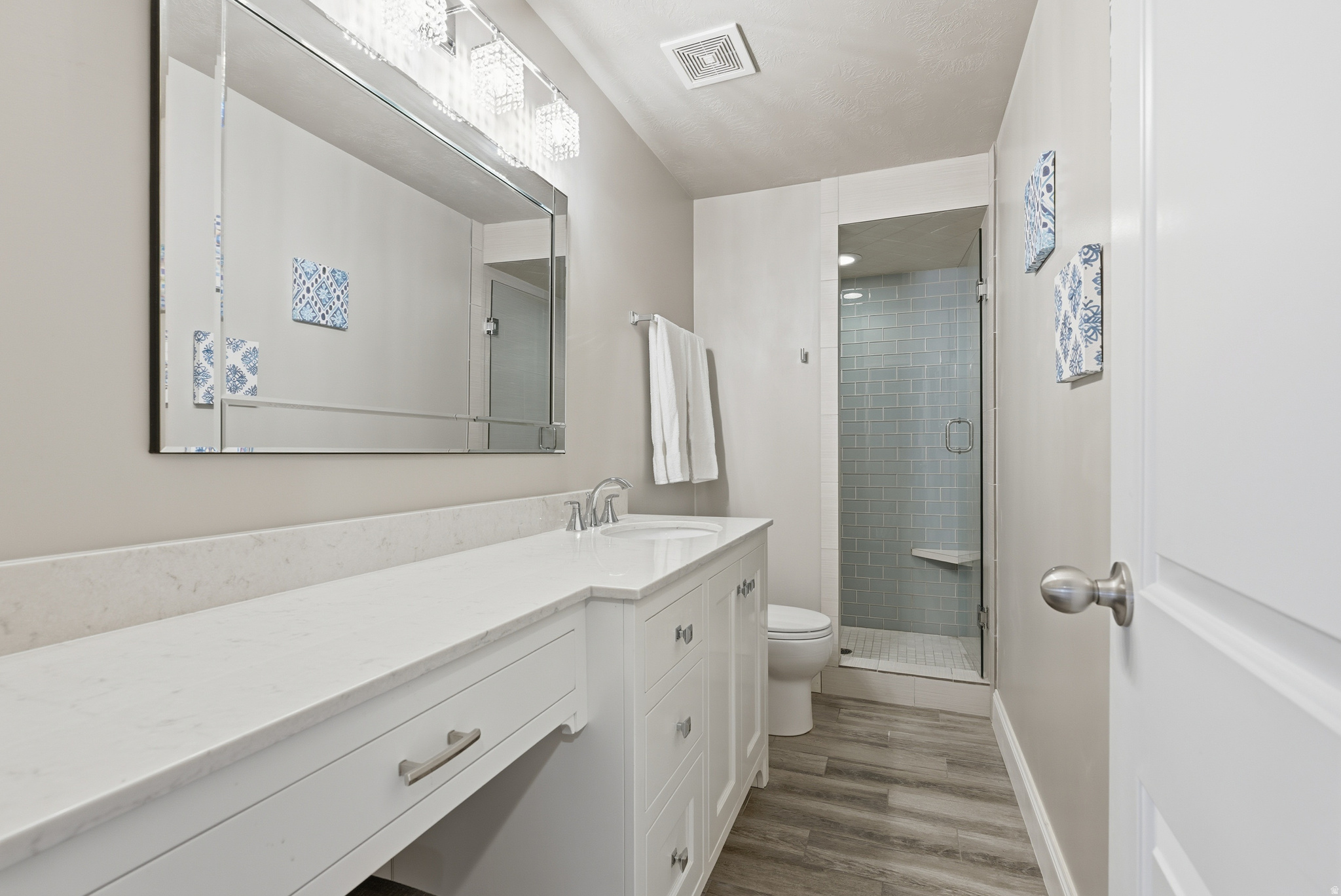 Sandy, Utah, 84092, United States, 4 Bedrooms Bedrooms, ,3 BathroomsBathrooms,Residential,For Sale,1992132