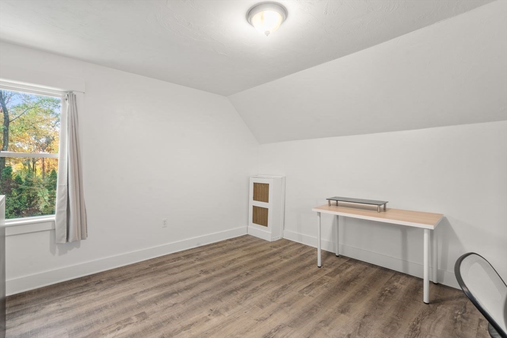 Rockland, Massachusetts, 02370, United States, 3 Bedrooms Bedrooms, ,1 BathroomBathrooms,Residential,For Sale,1968670