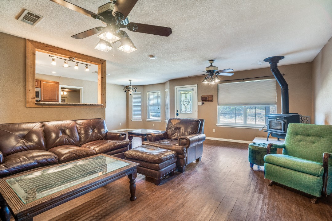 Boyd, Texas, 76023, United States, 3 Bedrooms Bedrooms, ,2 BathroomsBathrooms,Residential,For Sale,1999826