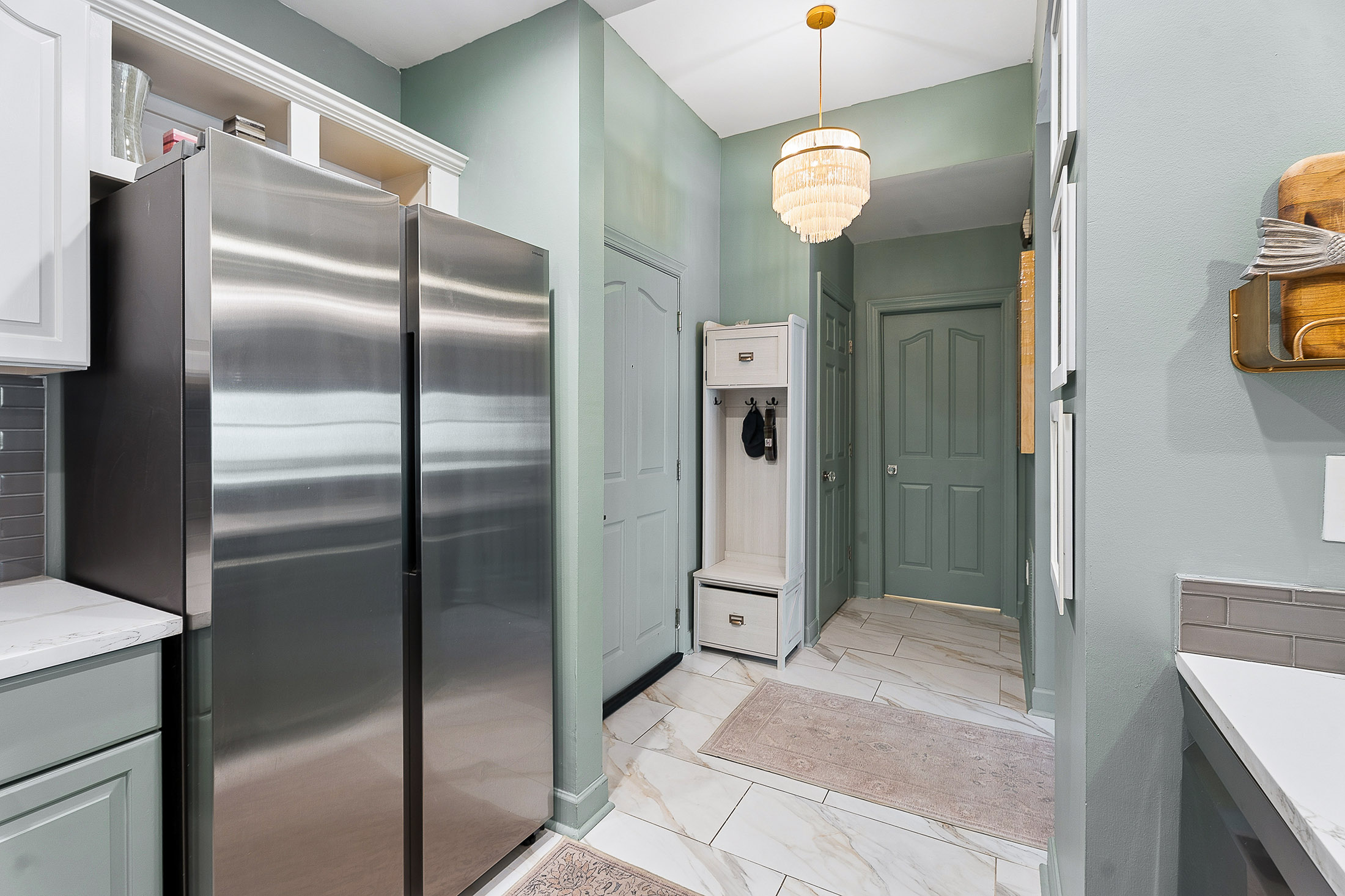  Beautifully Renovated Top-Floor Condo Overlooking Midtown - 物件實景