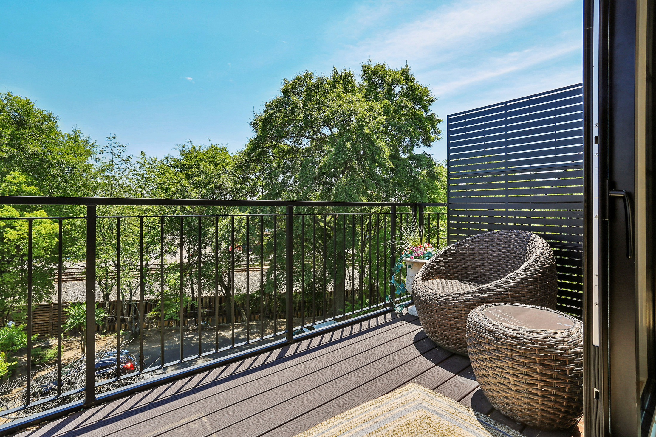  Modern Two-story Loft with Private Rooftop Deck - 物件實景