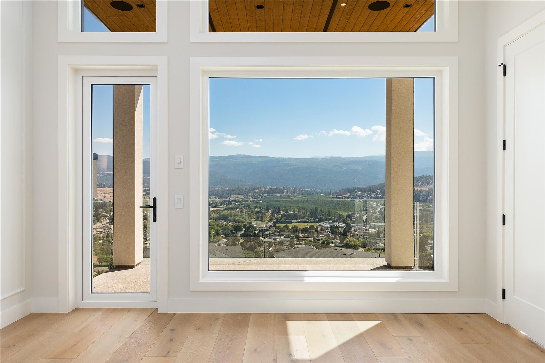  Spacious Modern Build - 物件實景