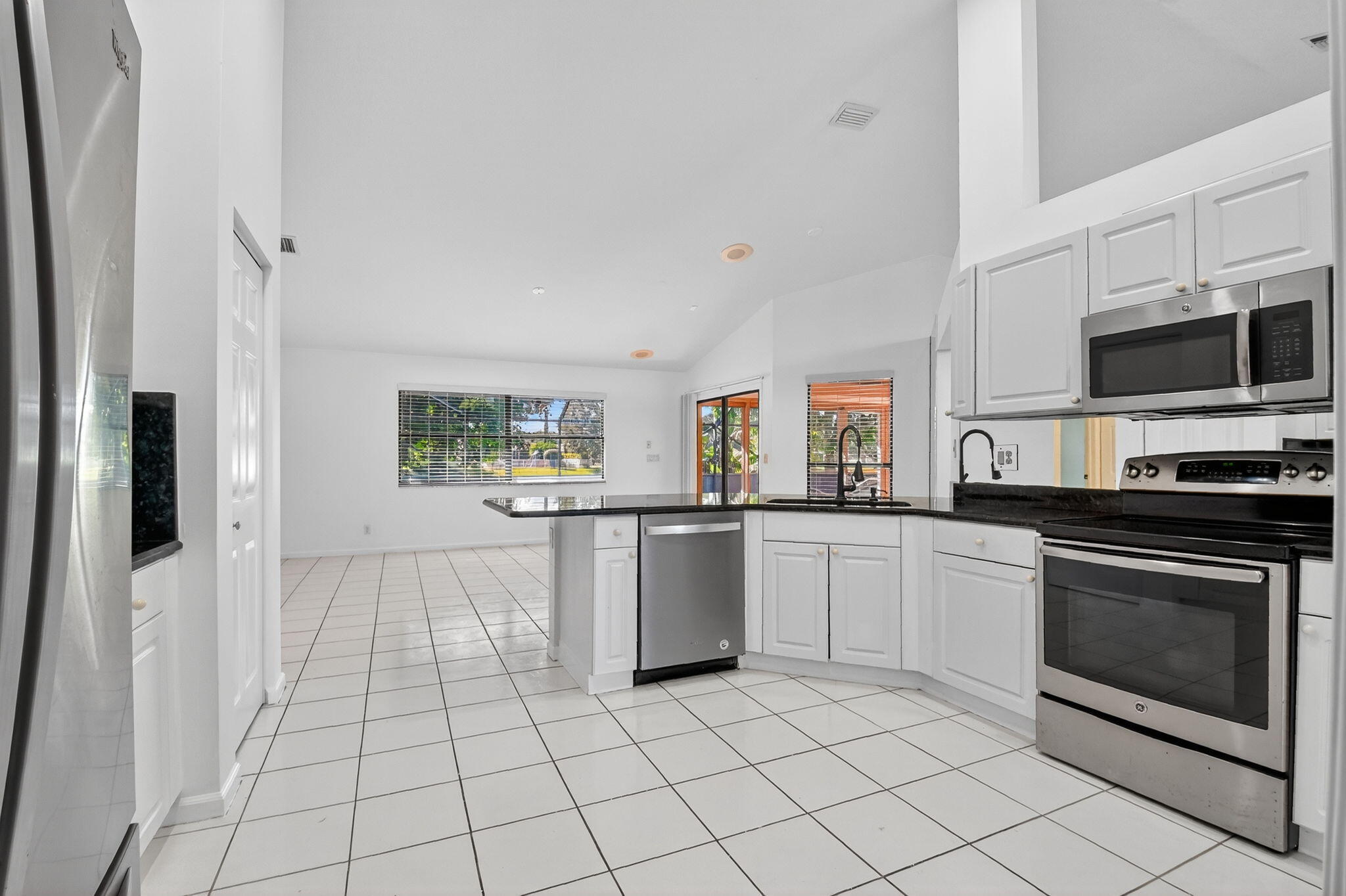 Royal Palm Beach, Florida, 33411, United States, 3 Bedrooms Bedrooms, ,2 BathroomsBathrooms,Residential,For Sale,1992913