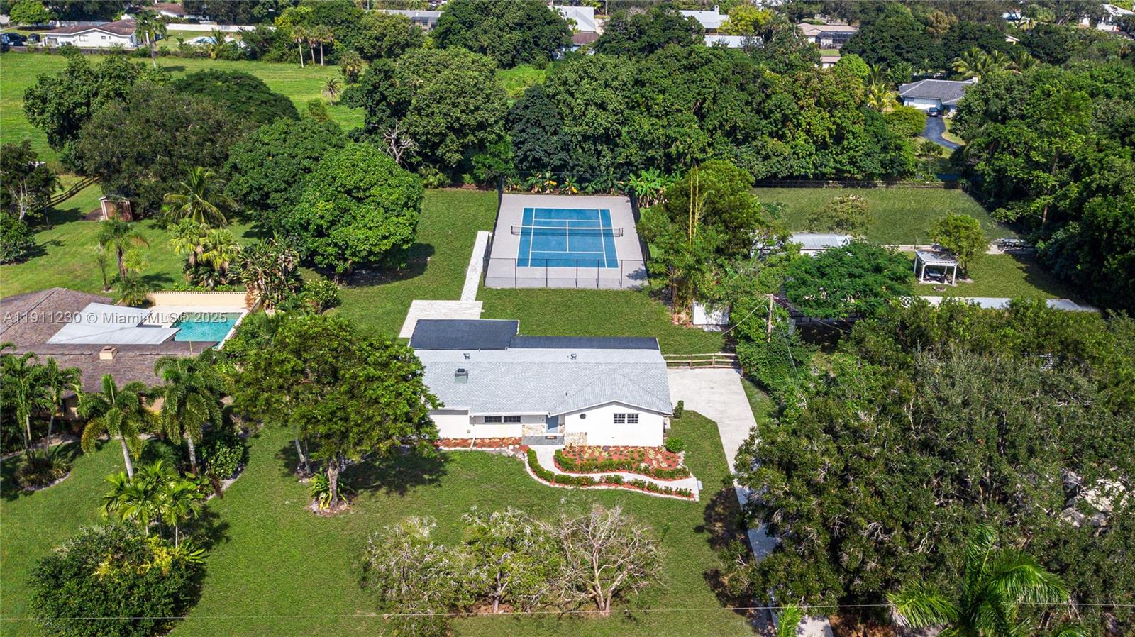Davie, Florida, 33325, United States, 4 Bedrooms Bedrooms, ,3 BathroomsBathrooms,Residential,For Sale,1990882