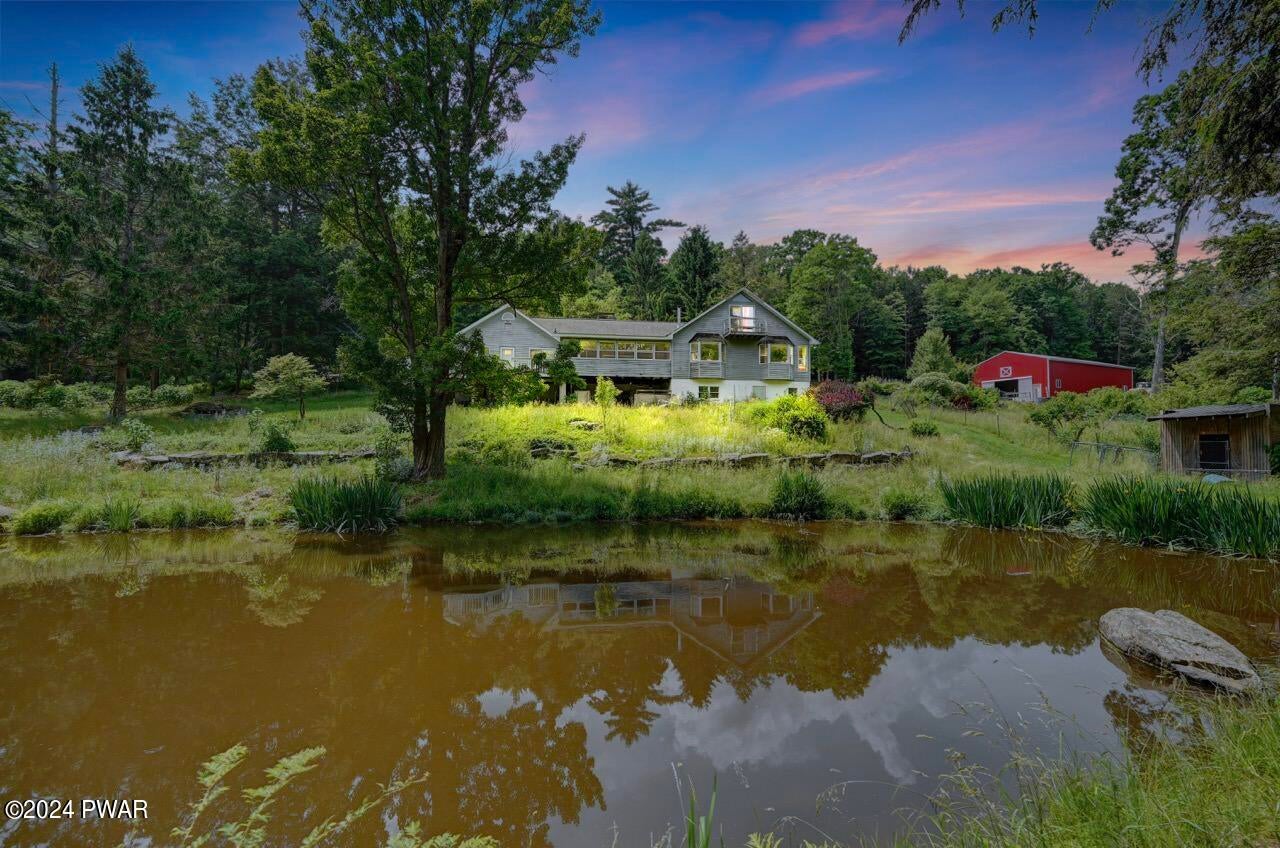 Hawley, Pennsylvania, 18428, United States, 5 Bedrooms Bedrooms, ,4 BathroomsBathrooms,Residential,For Sale,1979290