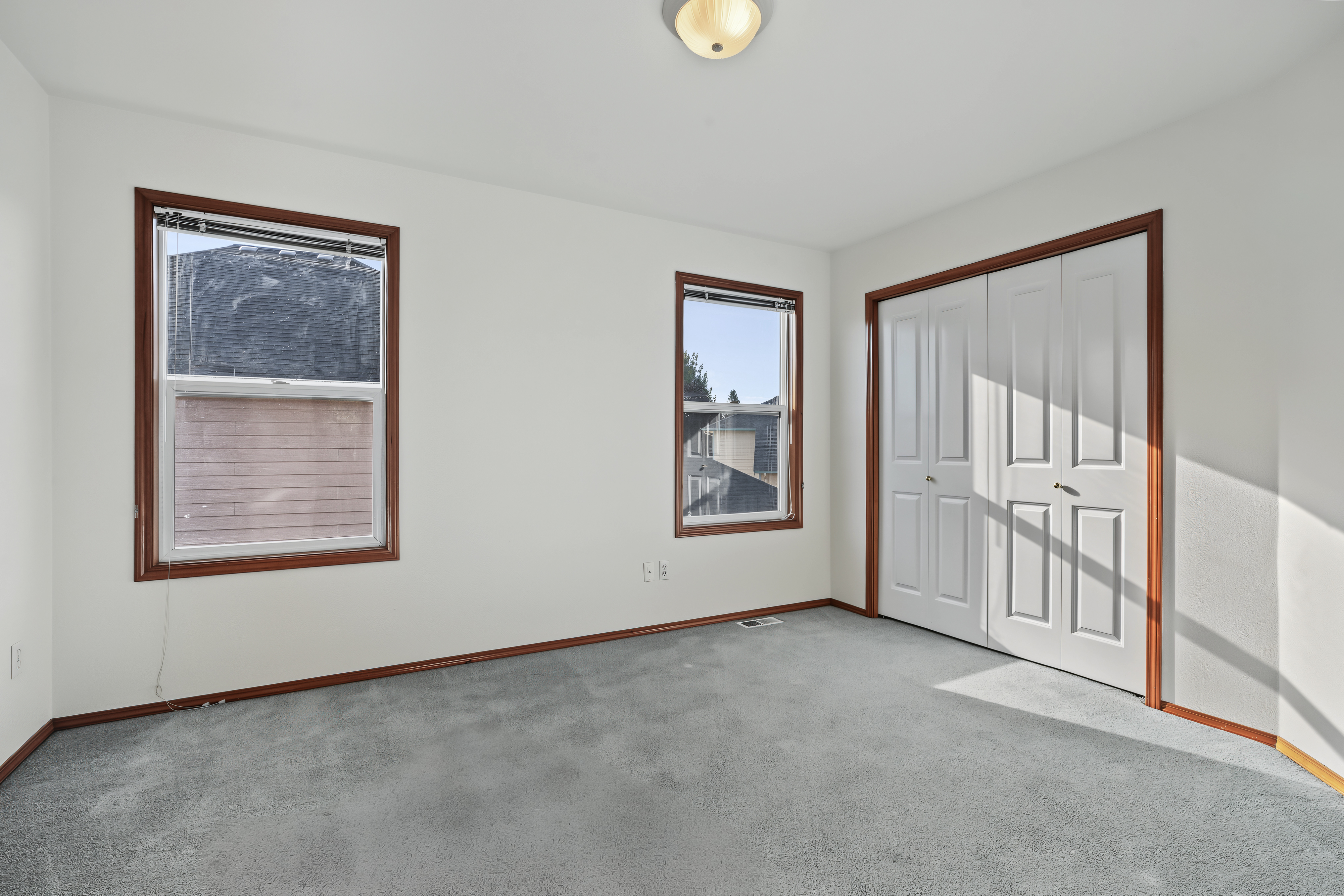  2113 12th Ave NW, Puyallup, WA 98371 - 物件實景