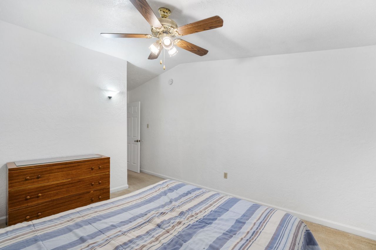 White Rock, New Mexico, 87547, United States, 4 Bedrooms Bedrooms, ,3 BathroomsBathrooms,Residential,For Sale,1906600