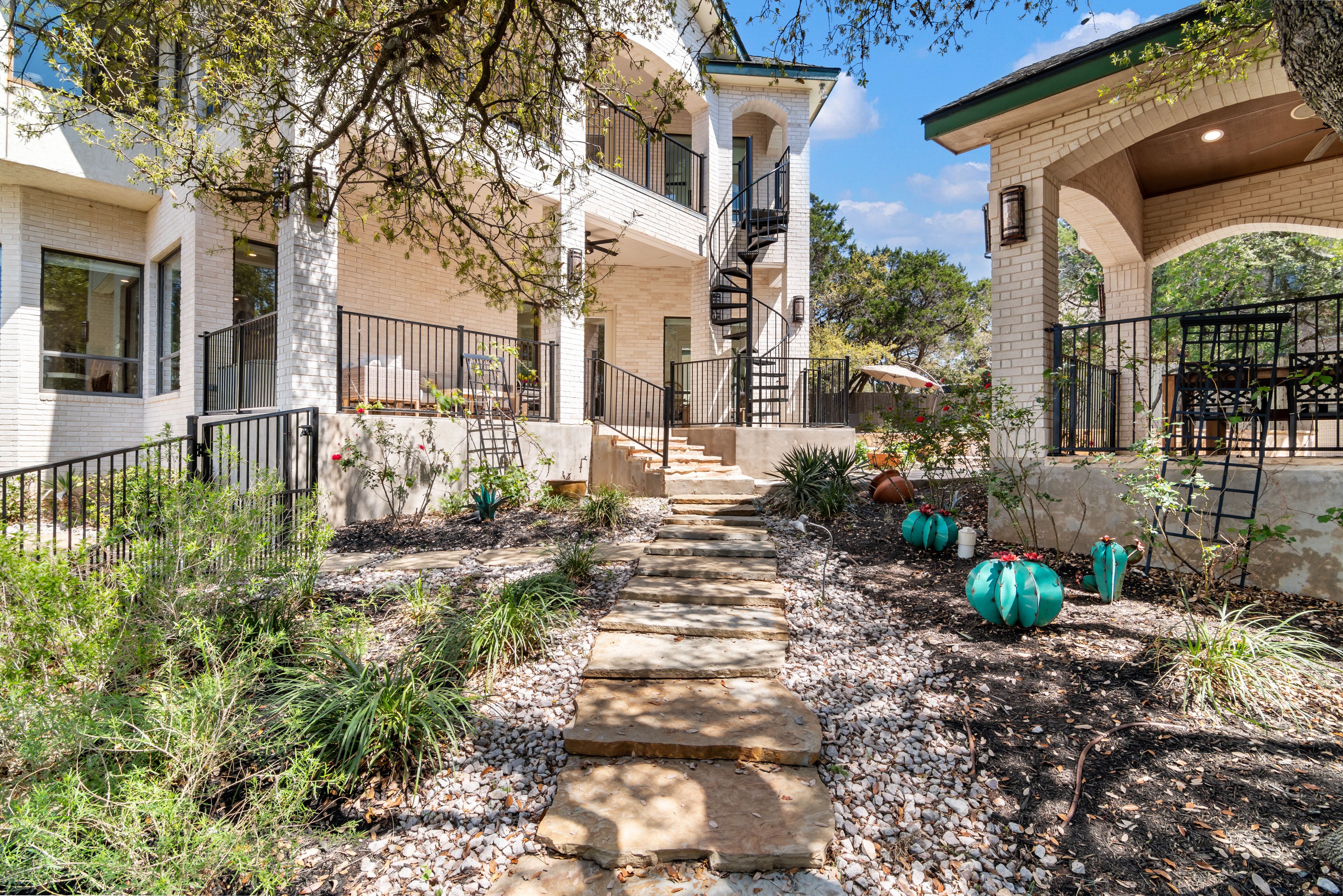  Luxury Living with Hilltop Views - 物件實景