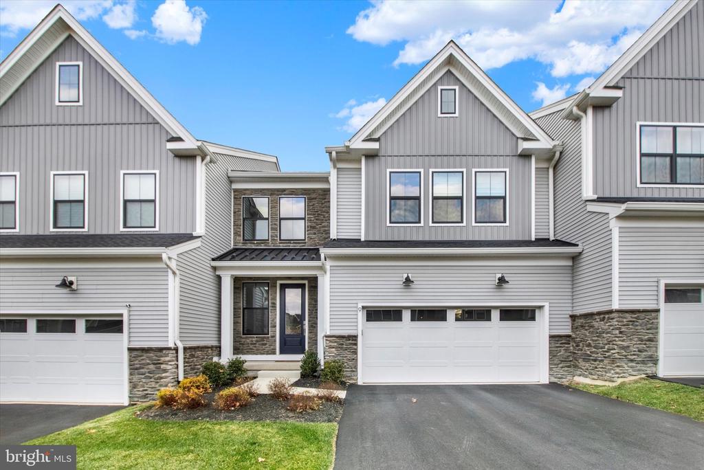 Doylestown, Pennsylvania, 18901, United States, 3 Bedrooms Bedrooms, ,3 BathroomsBathrooms,Residential,For Sale,1993457