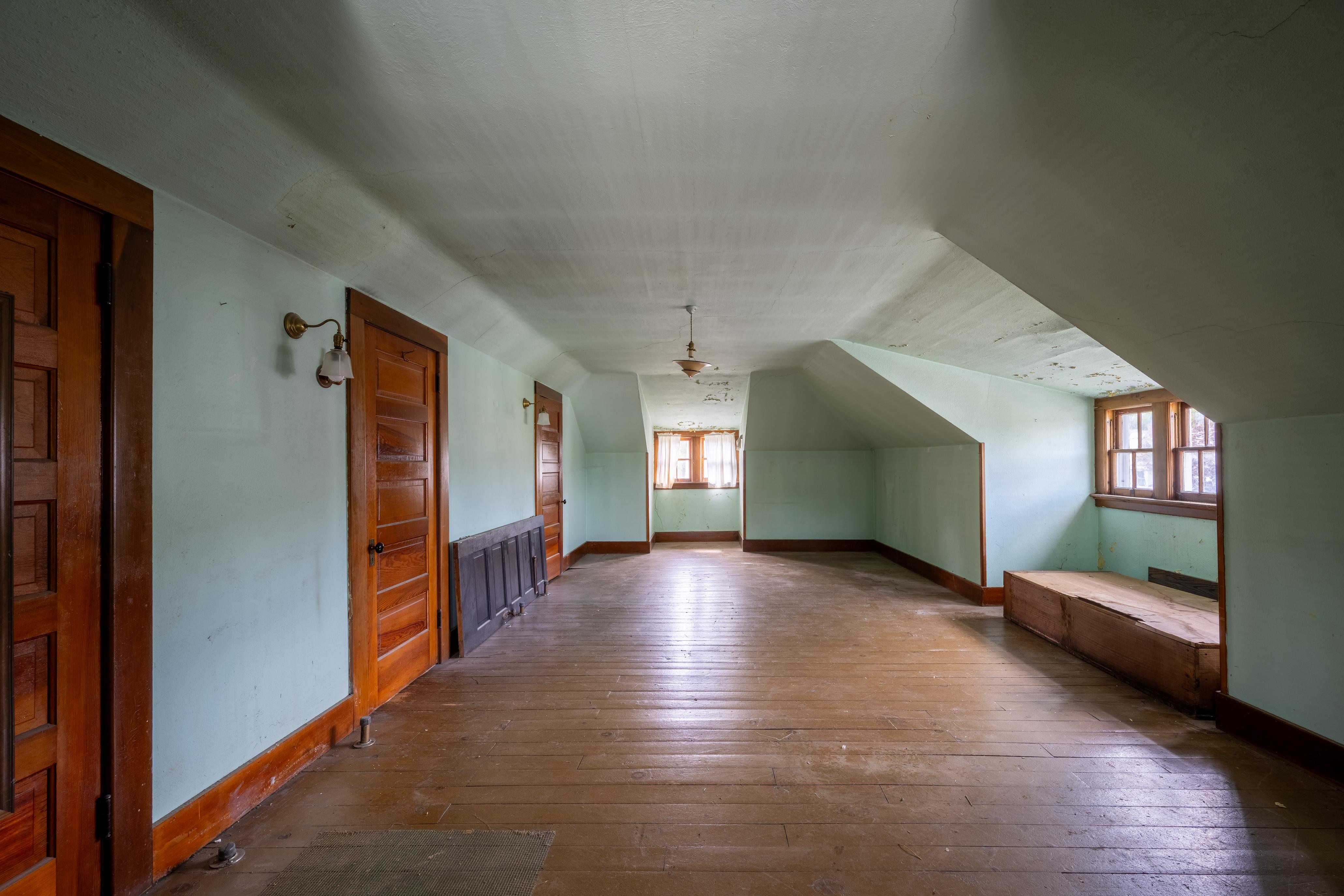 92 Champlain Avenue, Ticonderoga, NY, 12883 - 物件實景