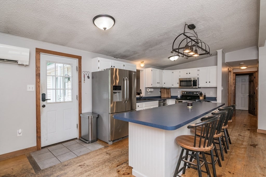 Montague, Massachusetts, 01376, United States, 5 Bedrooms Bedrooms, ,3 BathroomsBathrooms,Residential,For Sale,1901408